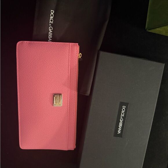 Brand new with box Dolce & Gabbana Pink clutch/ Wallet - Picture 1 of 10